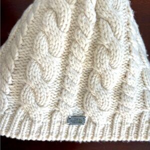 North face lined beanie